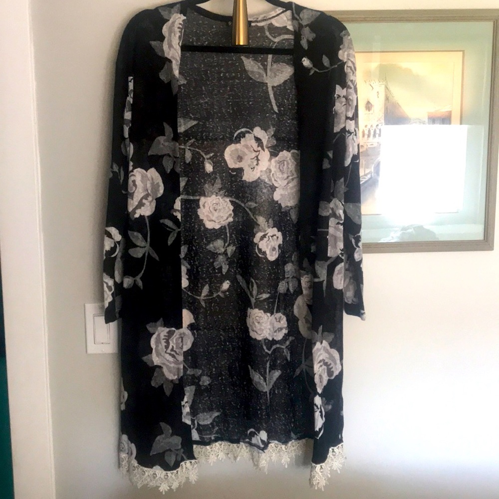 Light weight long sleeve cardigan